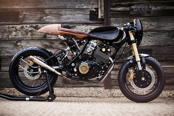 DIRTY DEEDS. Lion?s Den Motorcycles Builds A Yamaha XT600 Racer