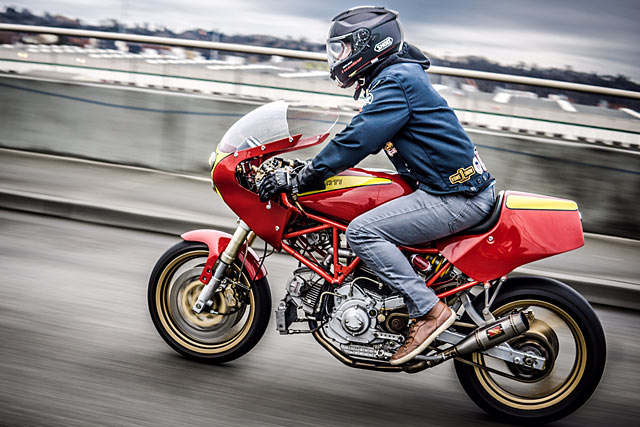 THE OLD BRIDGE AND THE V. Speedy Siegl Racing?s Ducati 900SS Racer
