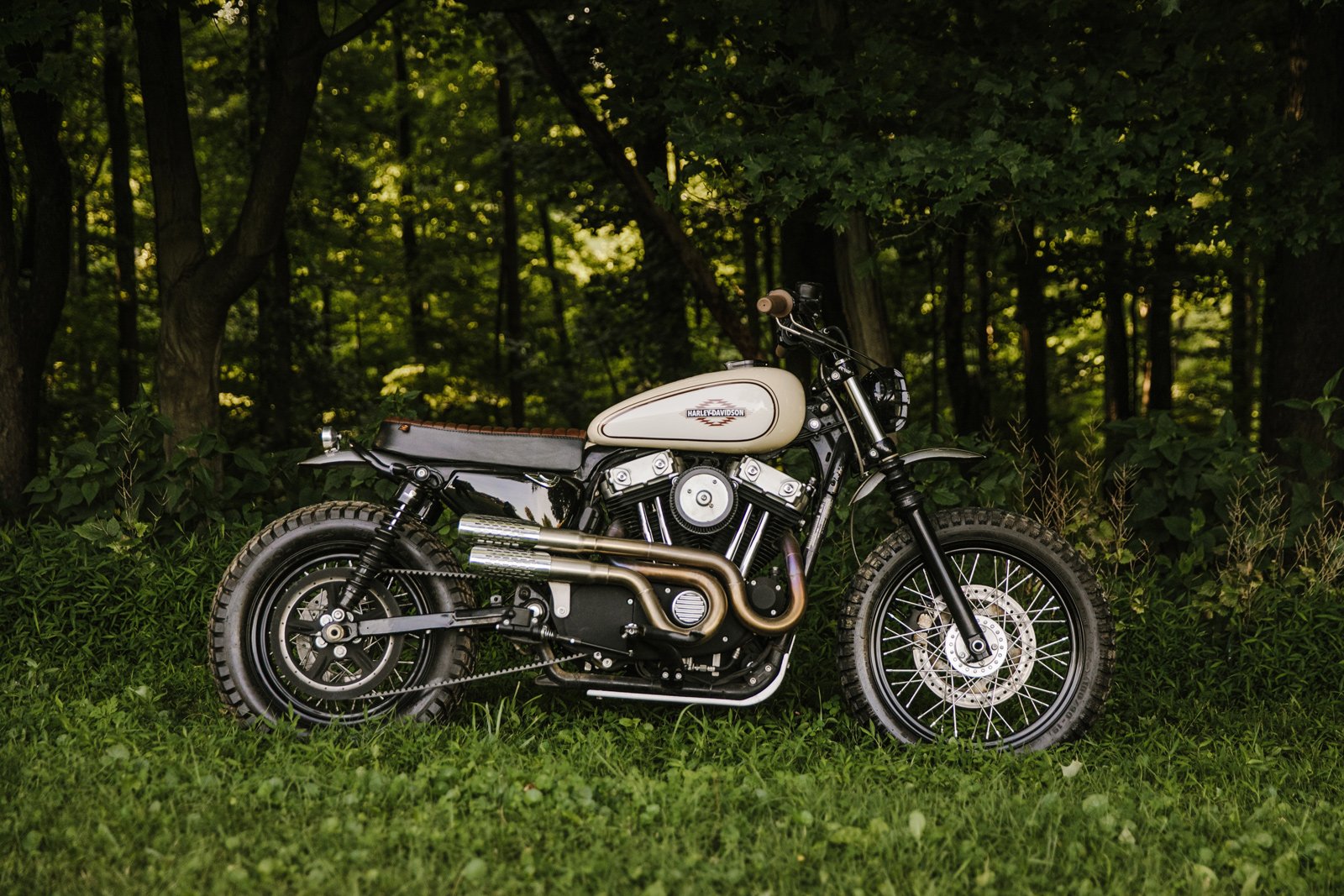 DESERT RAT: Harley-Davidson XL1200 Scrambler by Pittsburgh Moto - Pipeburn